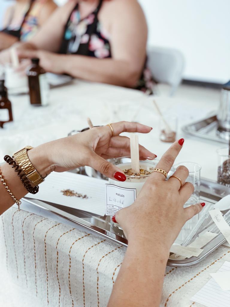 HUELE A: Candlemaking Experience